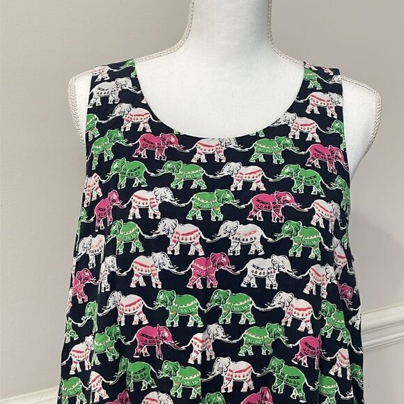 NWOT Crown & Ivy Sleeveless 2 layer elephant blouse shirt top  Size L large - Picture 2 of 9